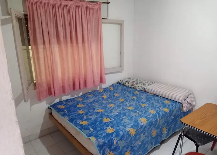 Habitacion Y Dptos 1 Y 2 Amb Con Estacionamiento Cerca Del Mar